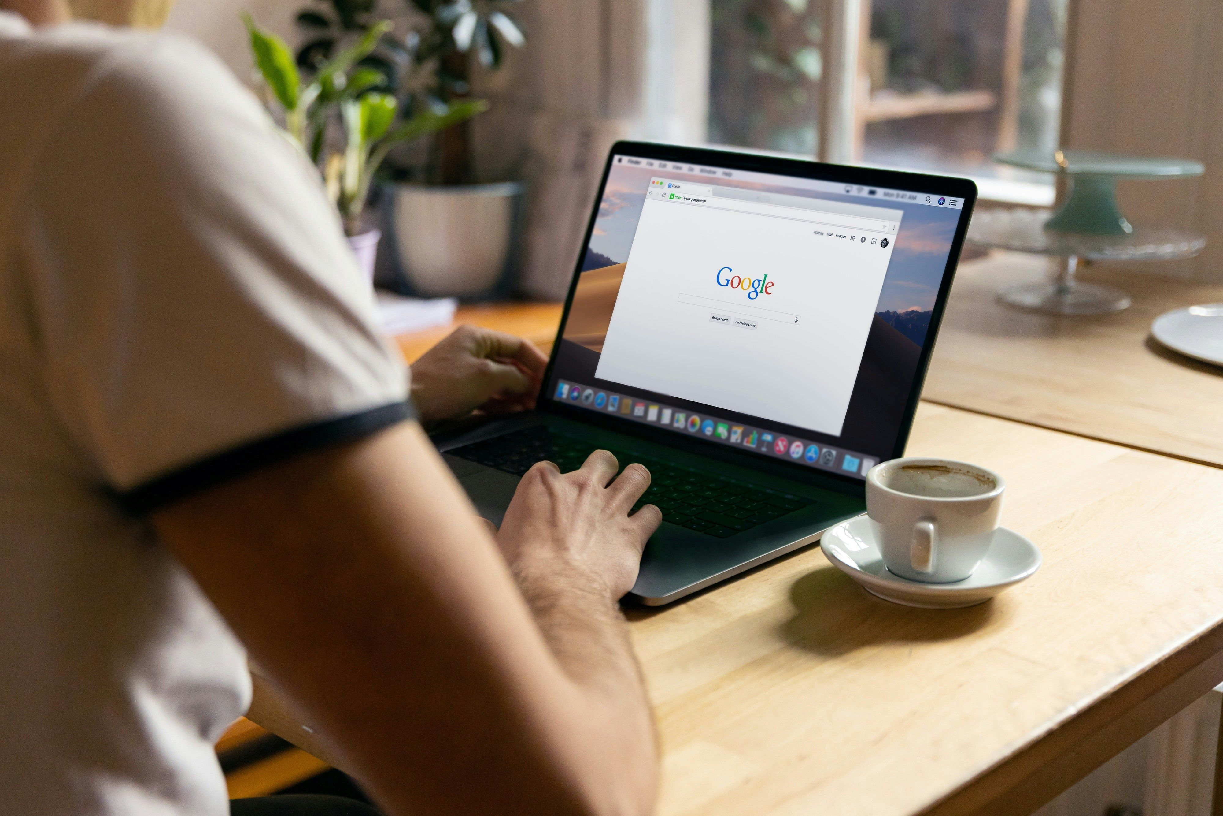 Comment référencer mon site web : est-ce que le GEO existe vraiment ?
